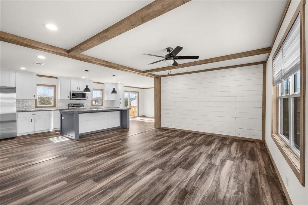 332 Creekview Meadows Drive, Springtown, TX 76082 — photo 5