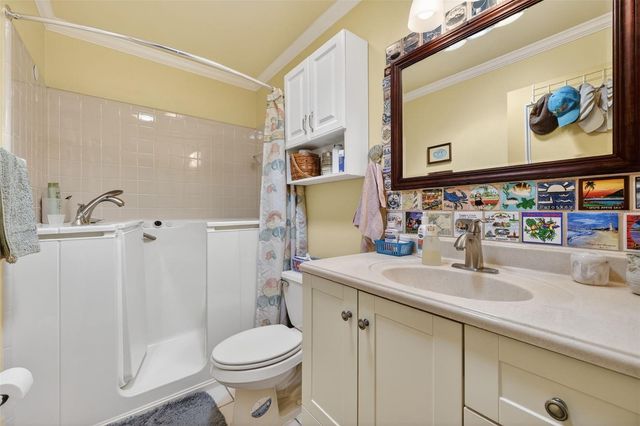 2322 LANCASTER DRIVE, Sun City Center, FL 33573