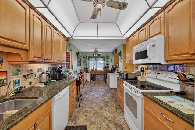 2322 LANCASTER DRIVE, Sun City Center, FL 33573