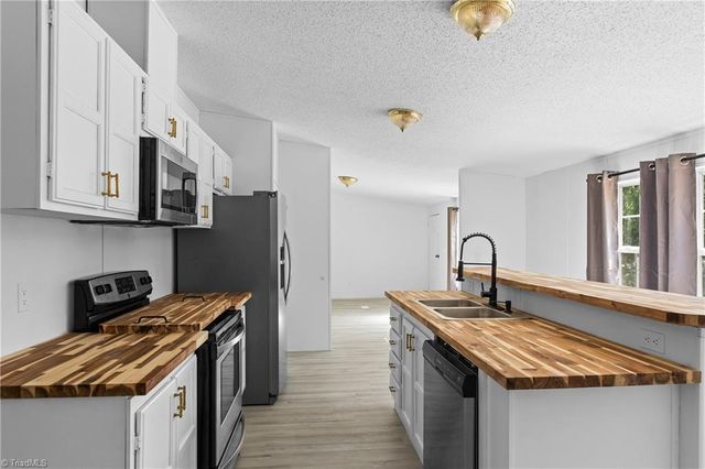 1100 Sandy Lane, Sandy Ridge, NC 27046