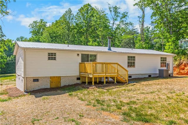 1100 Sandy Lane, Sandy Ridge, NC 27046