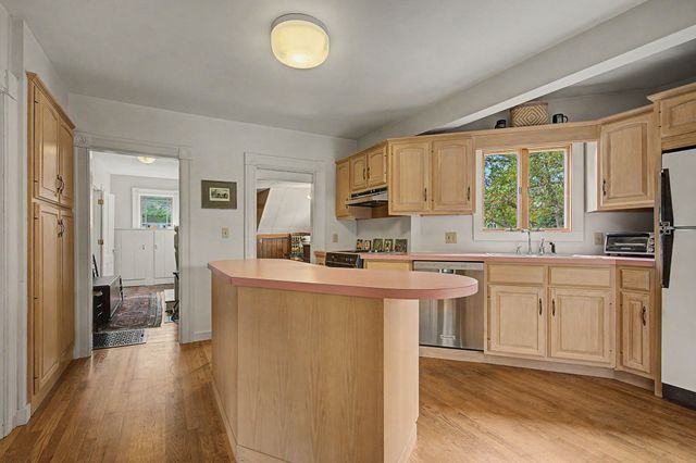 13 East St, Southampton, MA 01073