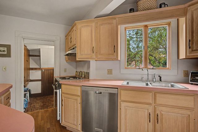 13 East St, Southampton, MA 01073