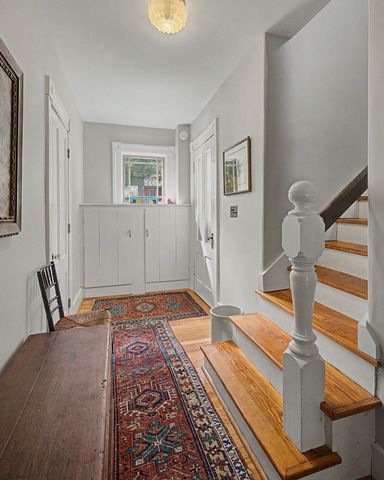 13 East St, Southampton, MA 01073