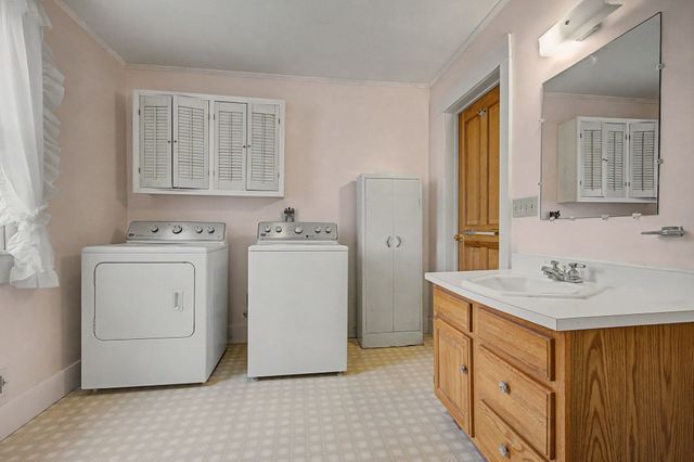 13 East St, Southampton, MA 01073
