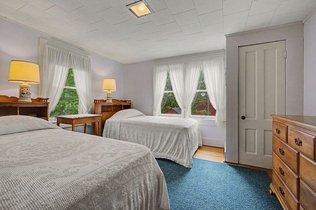 13 East St, Southampton, MA 01073