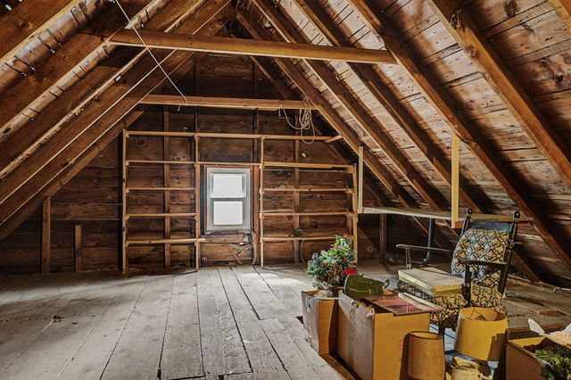 13 East St, Southampton, MA 01073