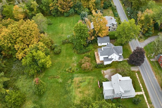13 East St, Southampton, MA 01073