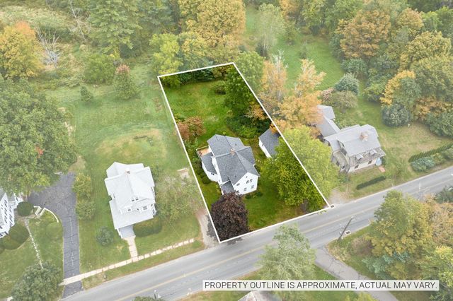 13 East St, Southampton, MA 01073
