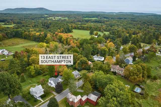13 East St, Southampton, MA 01073