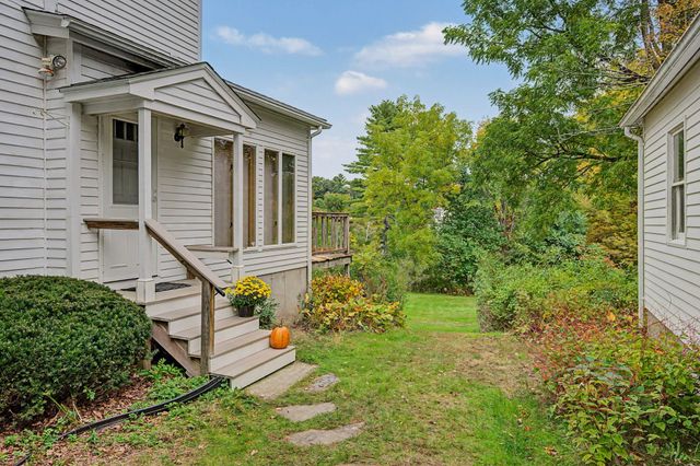 13 East St, Southampton, MA 01073