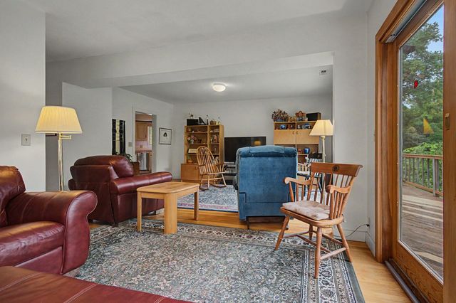 13 East St, Southampton, MA 01073