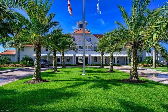 7022 Dominica DR, Naples, FL 34113