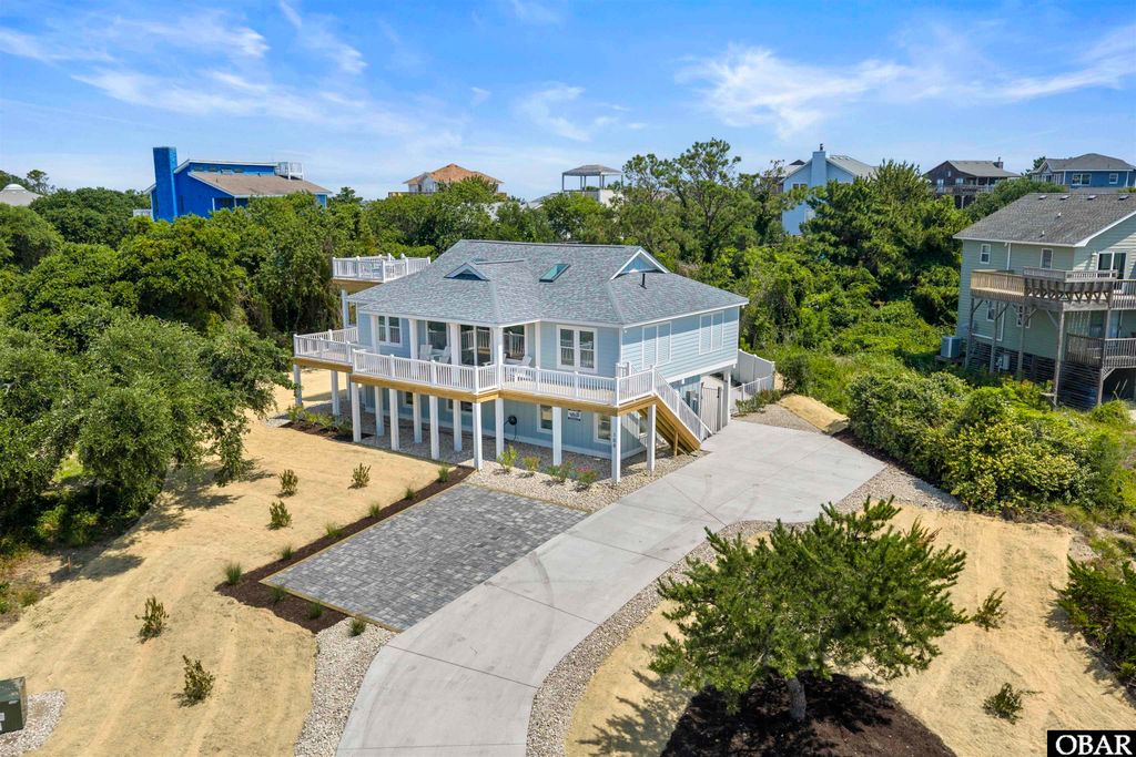 Image 1 of property listing at 108 Pintail Drive, Duck, NC 27949
