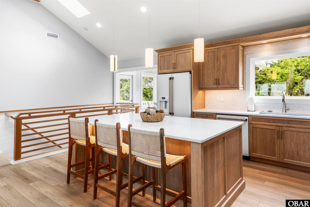 Image 10 of property listing at 108 Pintail Drive, Duck, NC 27949