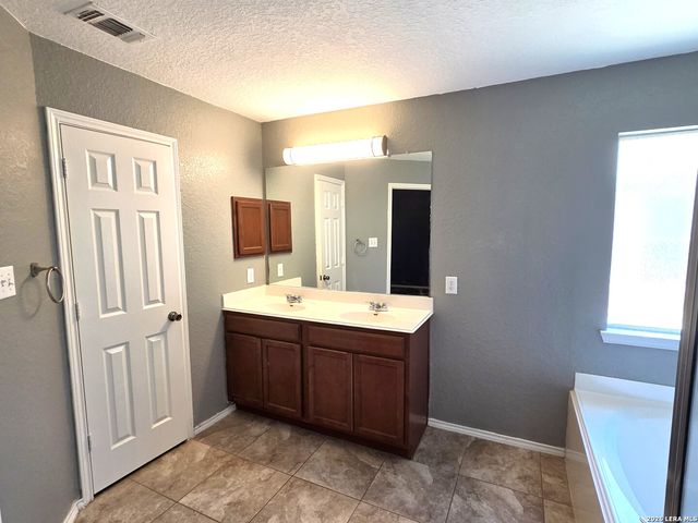 441 PRICKLY PEAR, Cibolo, TX 78108