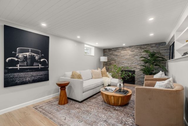 5 Sachem Rd, Needham, MA 02494