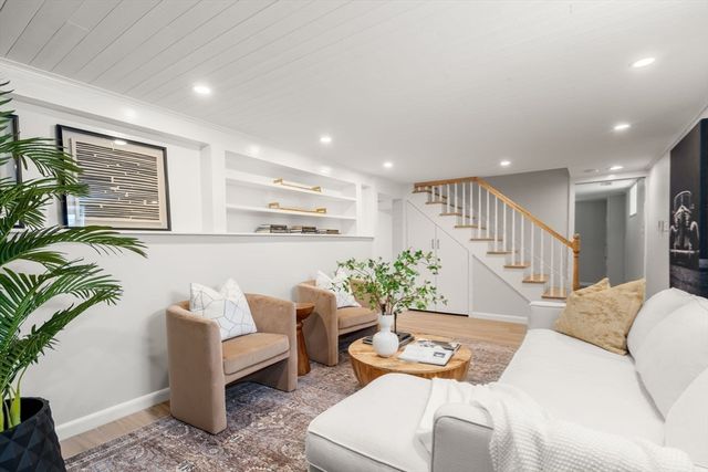 5 Sachem Rd, Needham, MA 02494