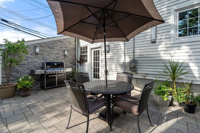 5 Sachem Rd, Needham, MA 02494