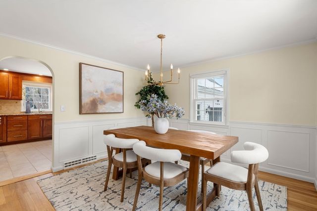 5 Sachem Rd, Needham, MA 02494