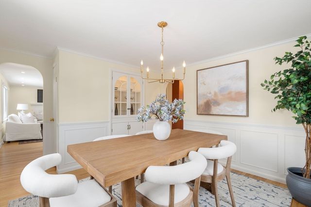 5 Sachem Rd, Needham, MA 02494