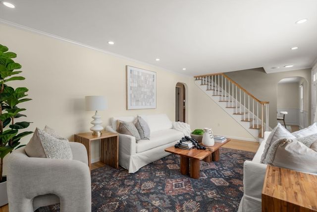 5 Sachem Rd, Needham, MA 02494