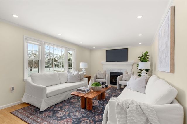 5 Sachem Rd, Needham, MA 02494