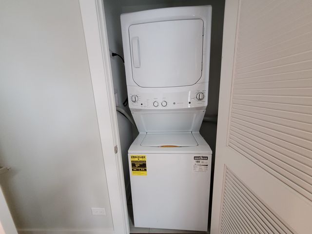 2144 W Shakespeare Avenue 1F, Chicago, IL 60647