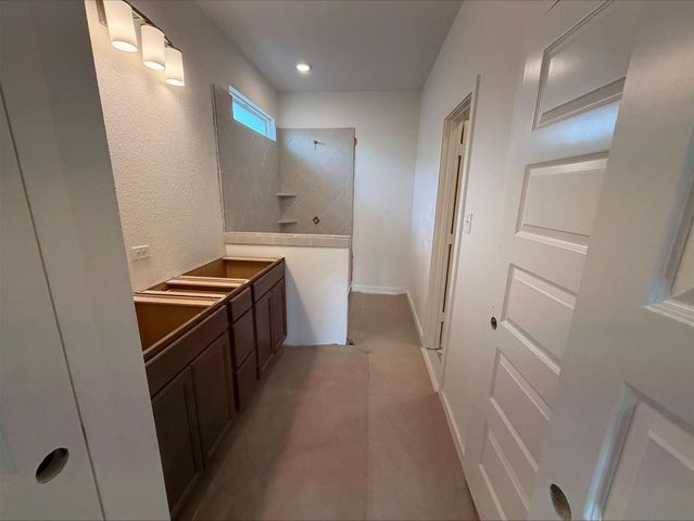 306 Rockbridge Drive, Huntsville, TX 77340