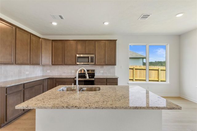 306 Rockbridge Drive, Huntsville, TX 77340