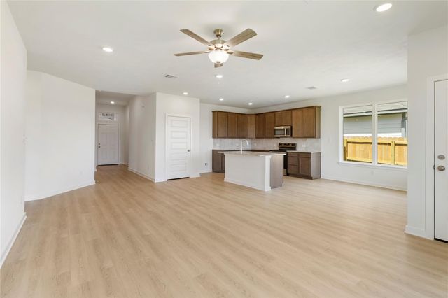 306 Rockbridge Drive, Huntsville, TX 77340