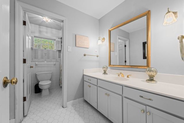 2264 FOREST GROVE CV, Memphis, TN 38119