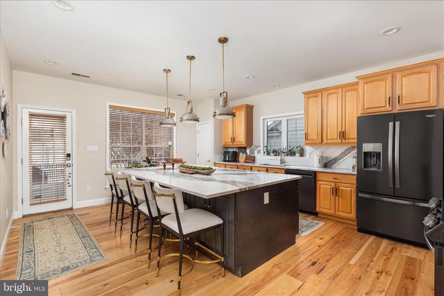 9513 MOONEN BAY LN, Bristow, VA 20136