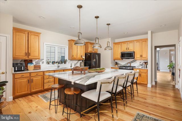 9513 MOONEN BAY LN, Bristow, VA 20136