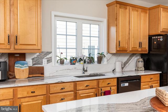 9513 MOONEN BAY LN, Bristow, VA 20136