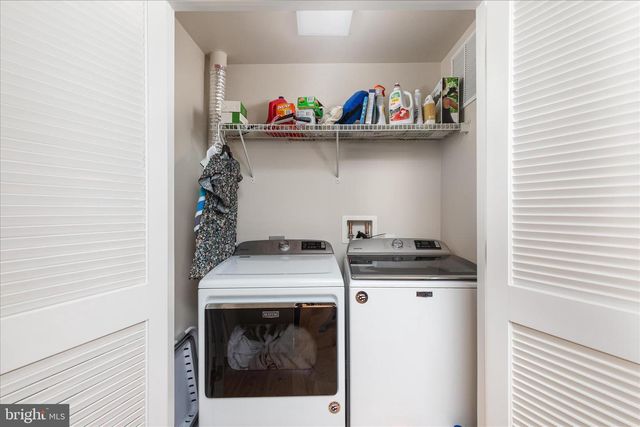 9513 MOONEN BAY LN, Bristow, VA 20136