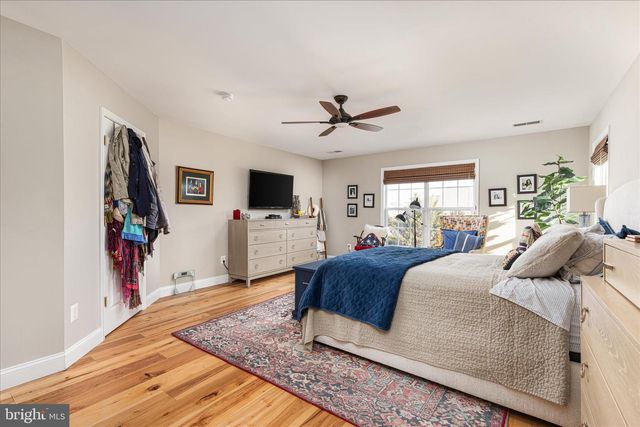 9513 MOONEN BAY LN, Bristow, VA 20136