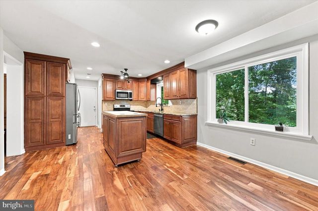 100 PARK LN, Glen Mills, PA 19342