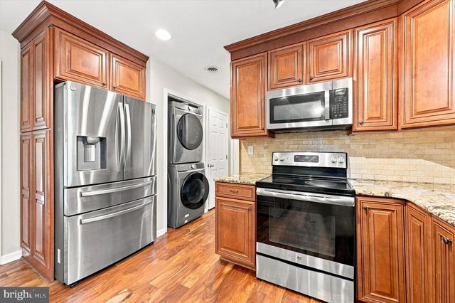 100 PARK LN, Glen Mills, PA 19342