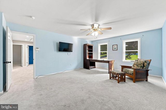 100 PARK LN, Glen Mills, PA 19342
