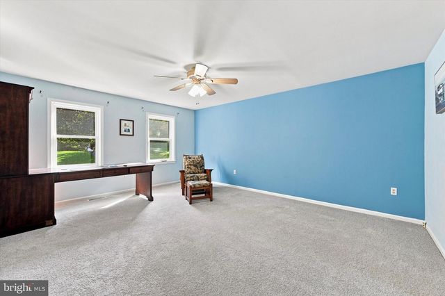 100 PARK LN, Glen Mills, PA 19342