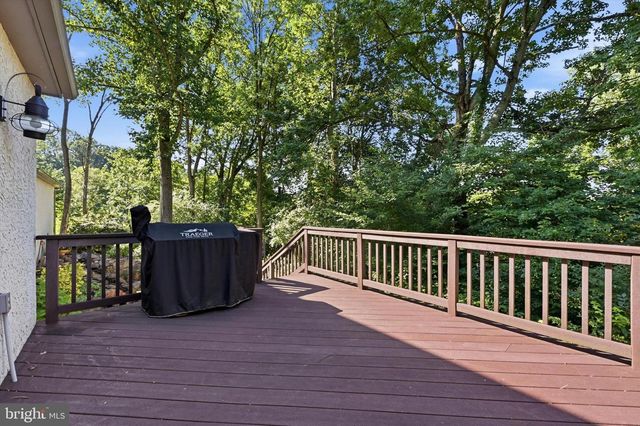 100 PARK LN, Glen Mills, PA 19342
