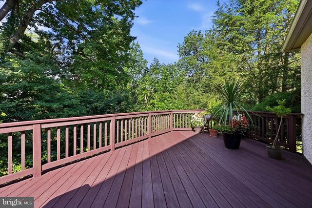 100 PARK LN, Glen Mills, PA 19342