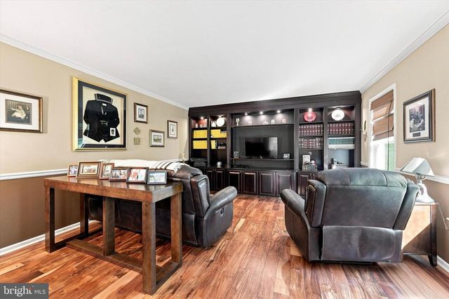 100 PARK LN, Glen Mills, PA 19342