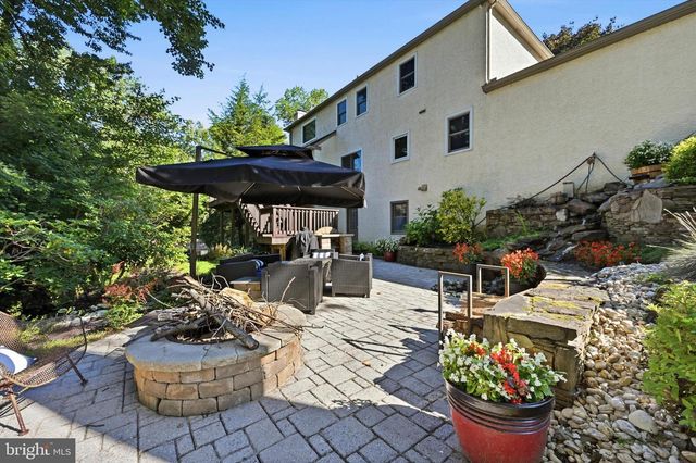 100 PARK LN, Glen Mills, PA 19342