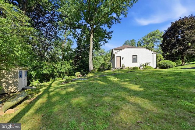 100 PARK LN, Glen Mills, PA 19342