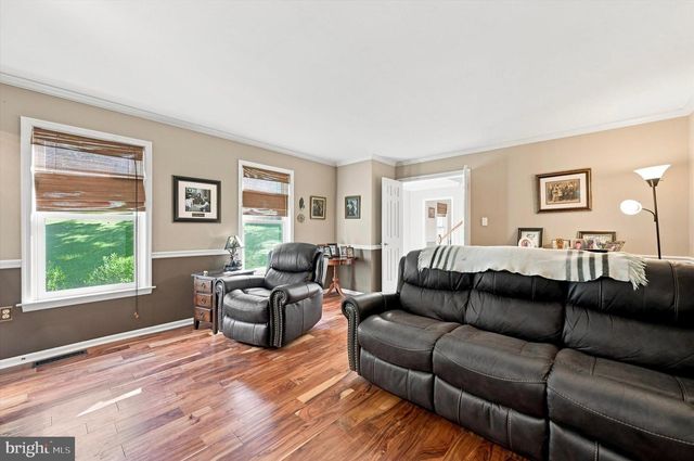 100 PARK LN, Glen Mills, PA 19342