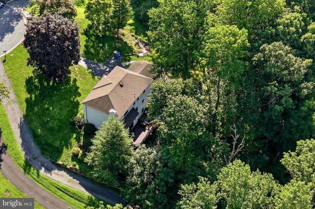 100 PARK LN, Glen Mills, PA 19342