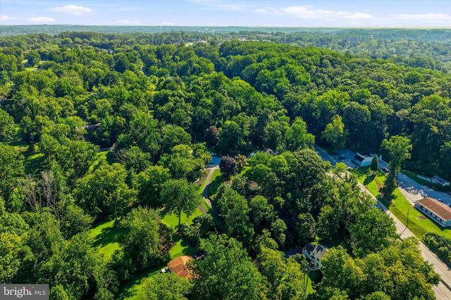 100 PARK LN, Glen Mills, PA 19342