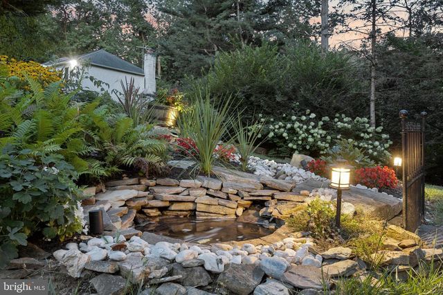 100 PARK LN, Glen Mills, PA 19342